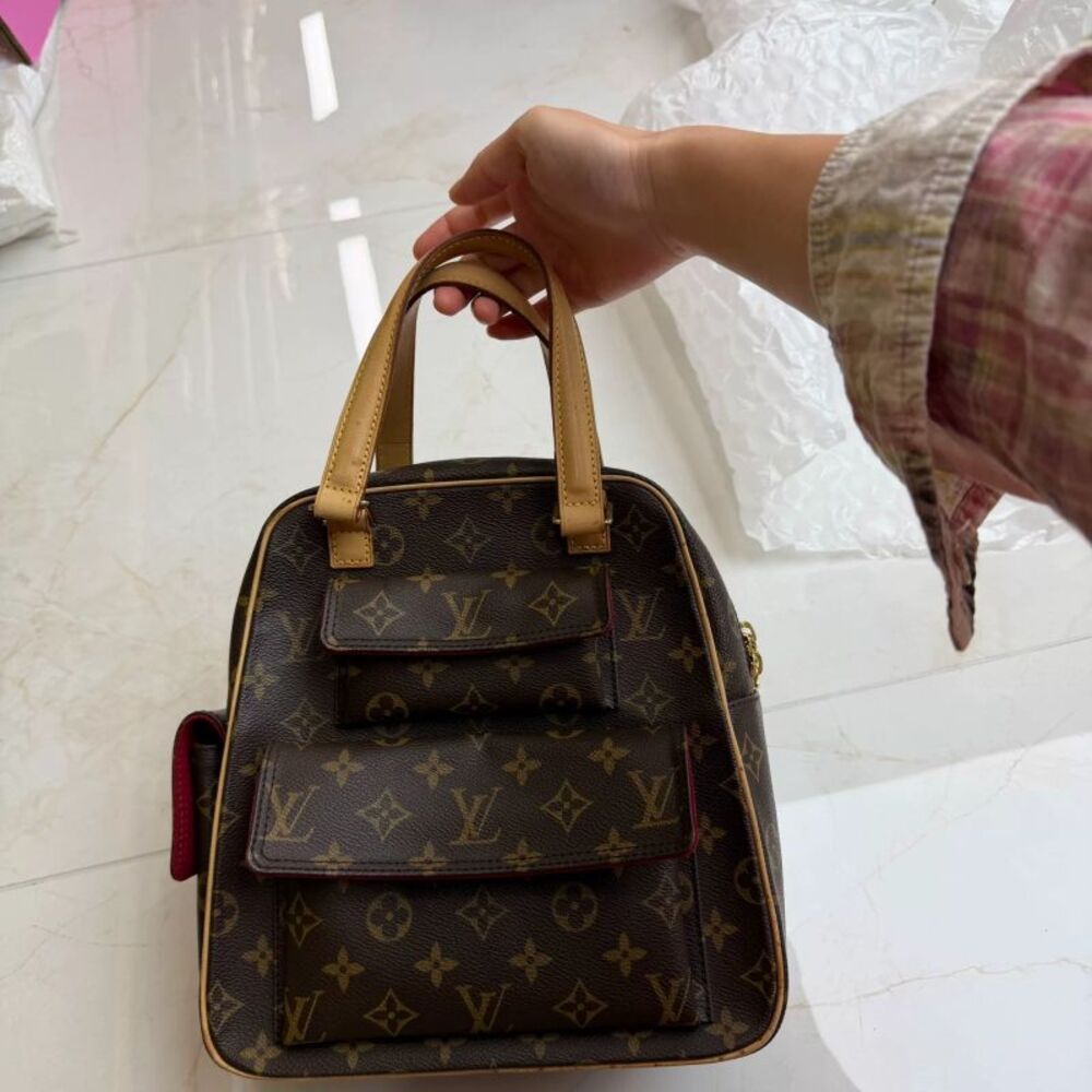 Louis Vuitton Women Pre-Loved Bag Very Good Condition